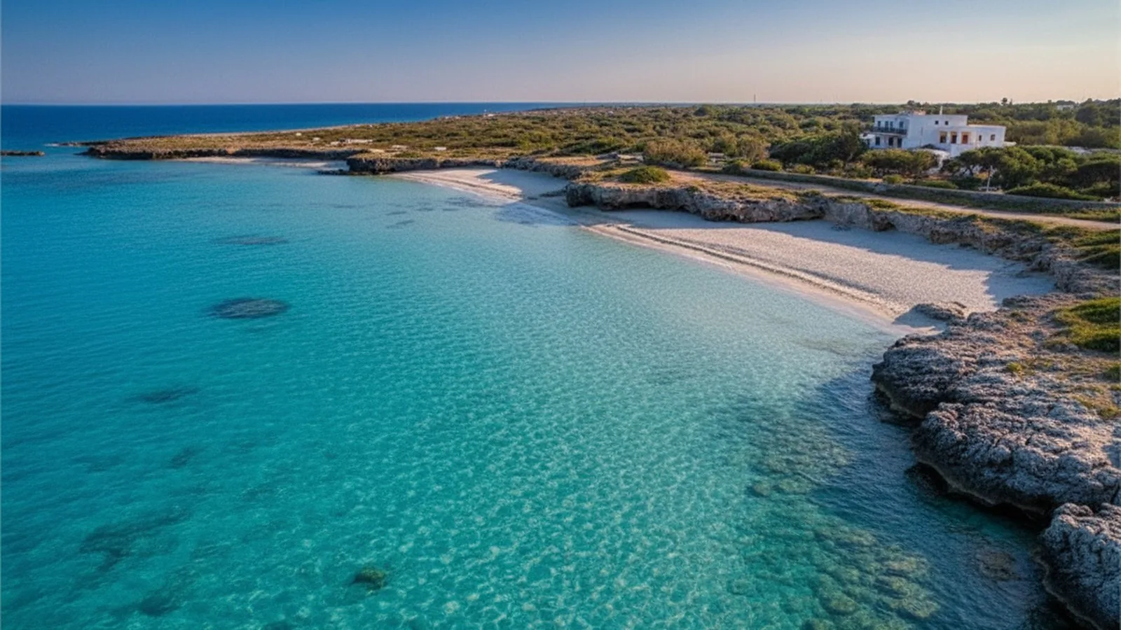 Il litorale sabbioso della costa di Ostuni